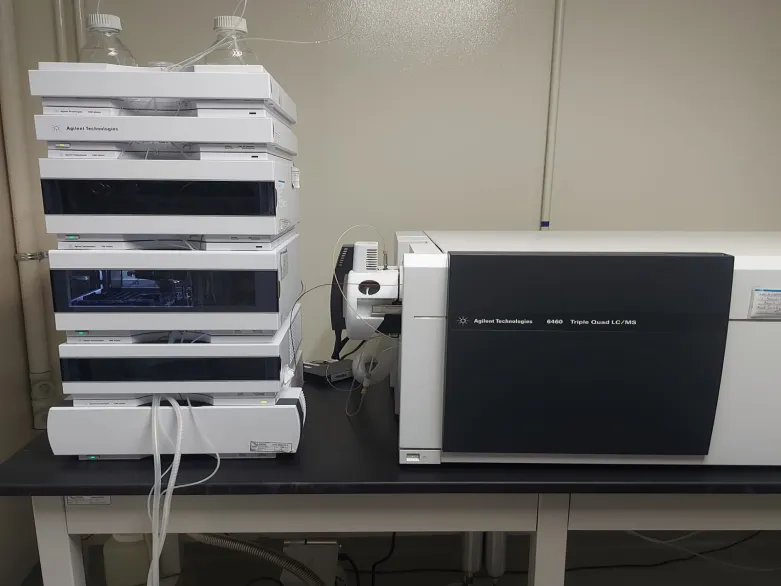 Cromatógrafo de líquidos masas-masas, se utiliza para determinar plaguicidas y aflatoxinas.